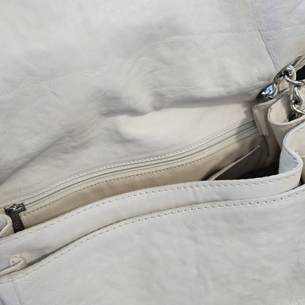 Chanel Ivory Quilted Shoulder Bag with Silver Hardware - Picture 6 of 8